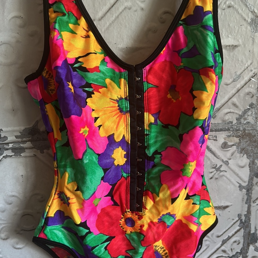 La Blanca vintage 80s Colorful Floral Swimsuit - Picture 2 of 7